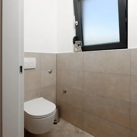 Appartement Anni-free Parking&evcharger-24h Self Check-in Opric