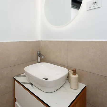 Anni-free Parking&evcharger-24h Self Check-in *